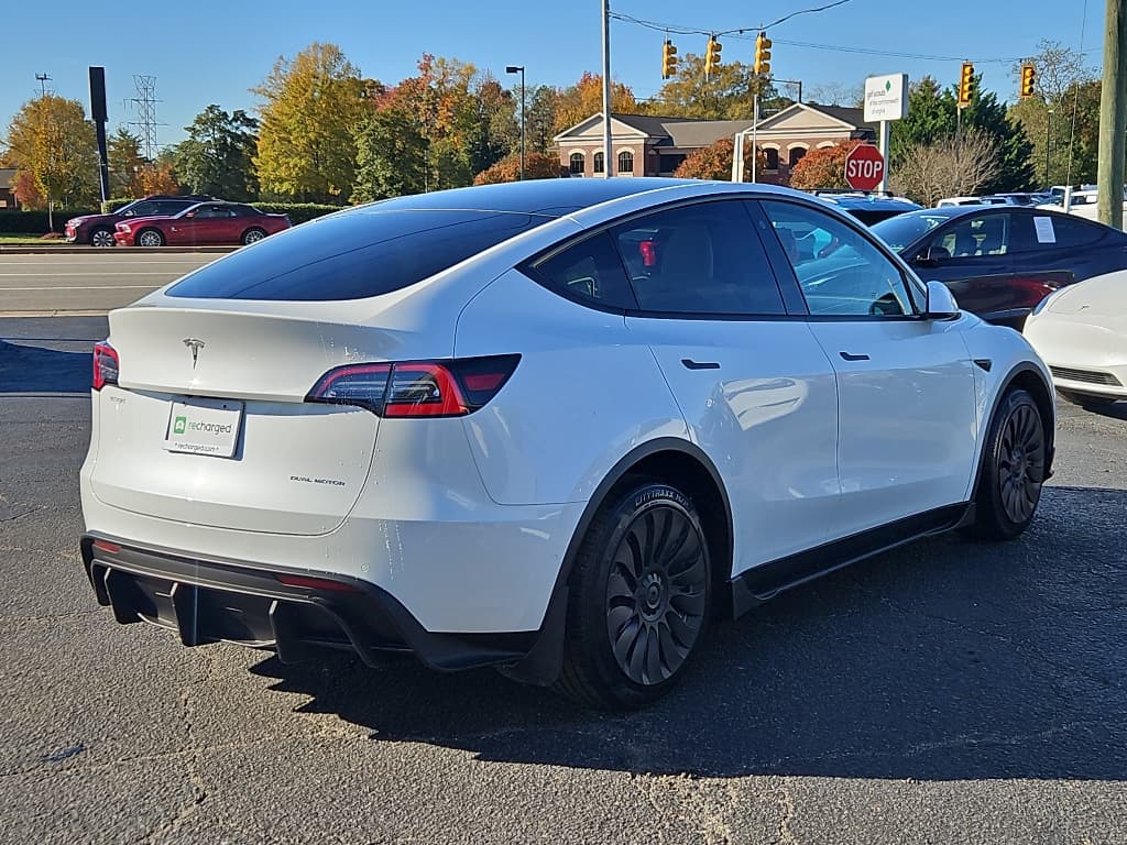 2021 Tesla Model Y view 3