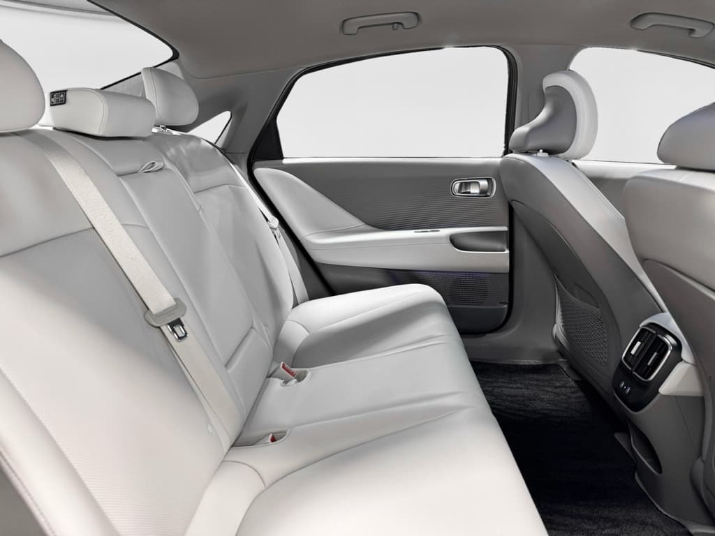 2024 Hyundai IONIQ 6 view 24