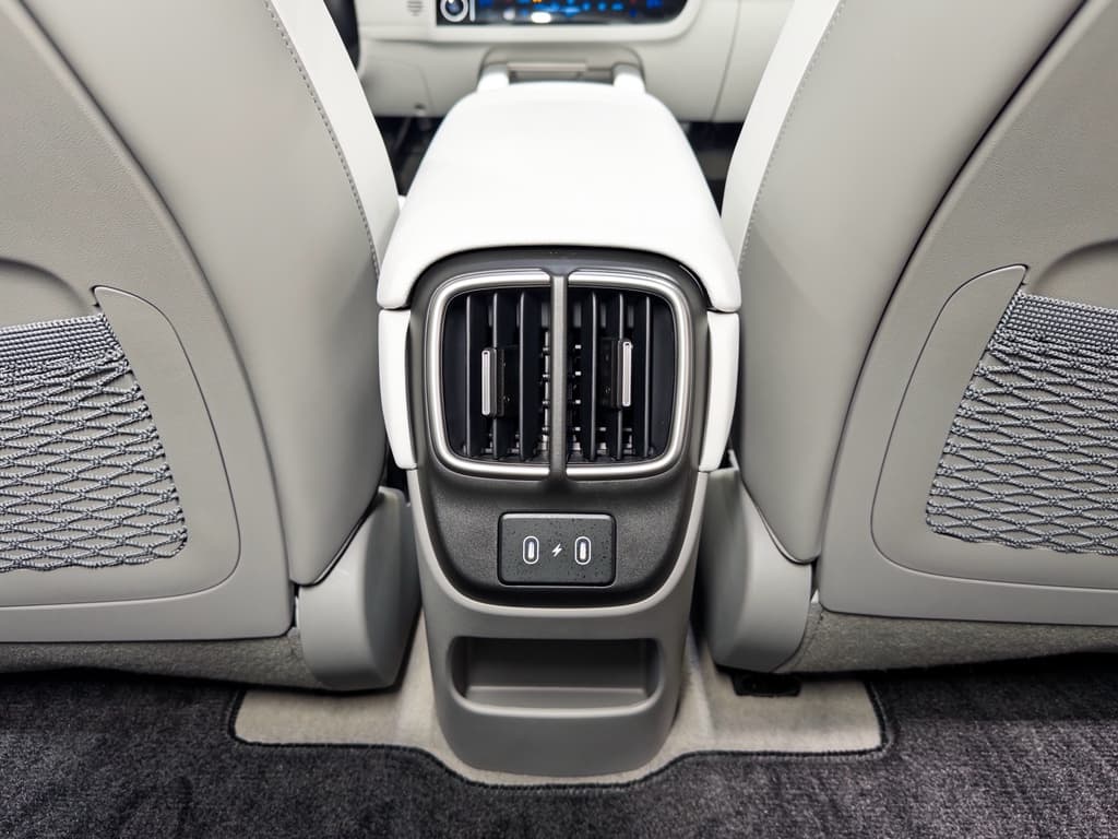 2024 Hyundai IONIQ 6 view 23