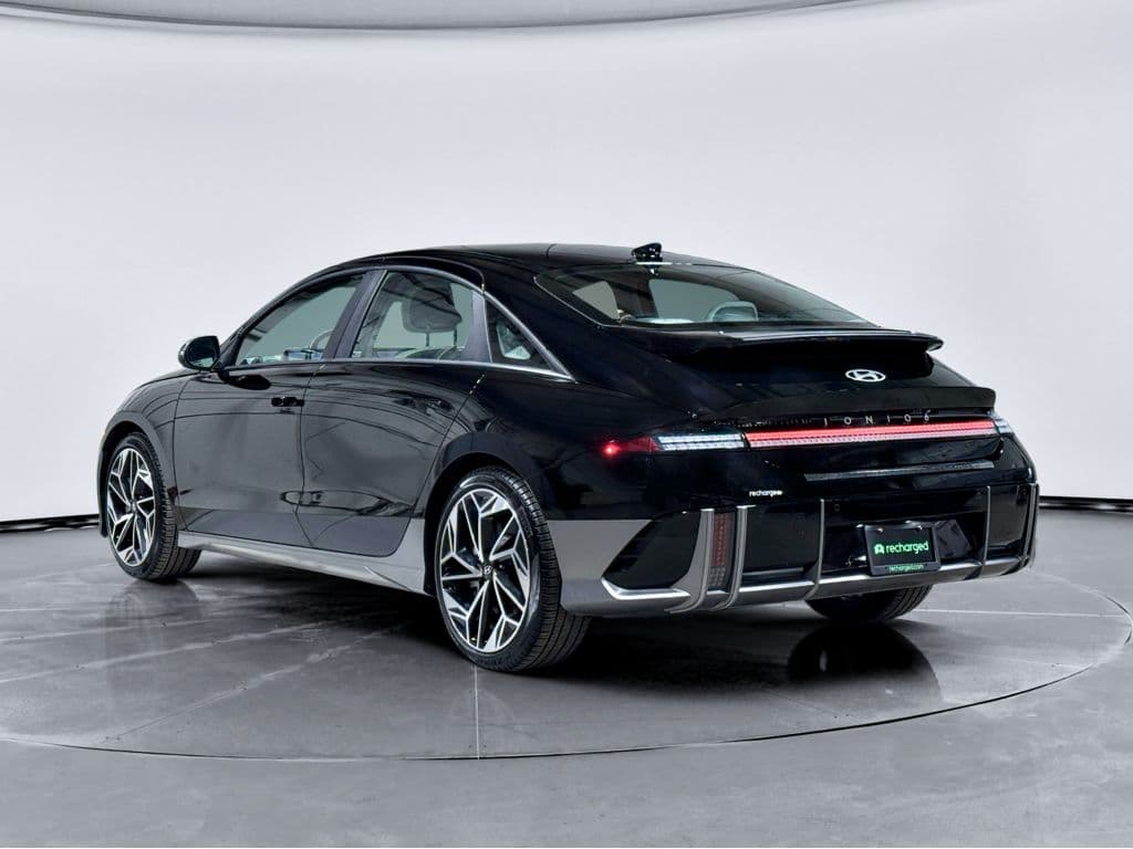 2024 Hyundai IONIQ 6 view 2