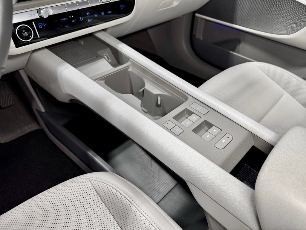 2024 Hyundai IONIQ 6 view 21