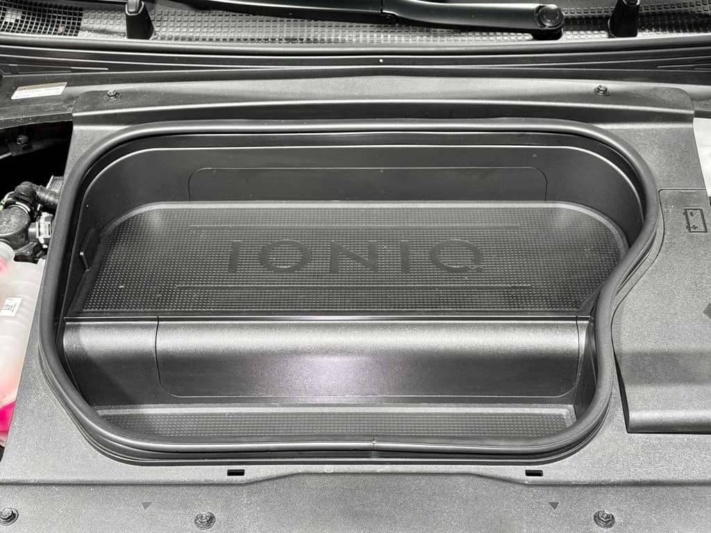 2024 Hyundai IONIQ 6 view 28