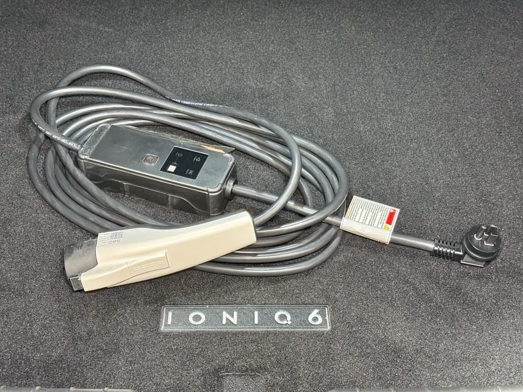 2024 Hyundai IONIQ 6 view 6