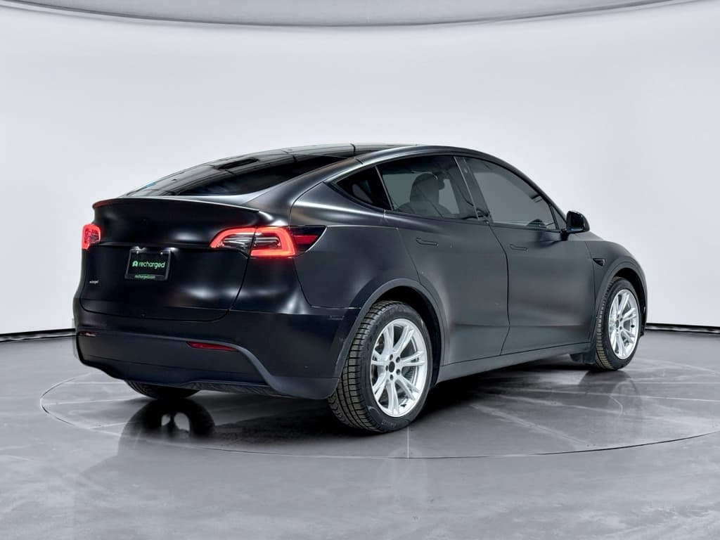 2021 Tesla Model Y view 3
