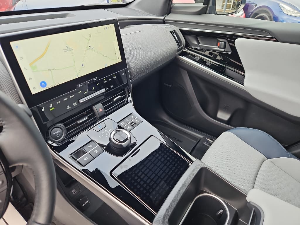 2024 Subaru Solterra view 17