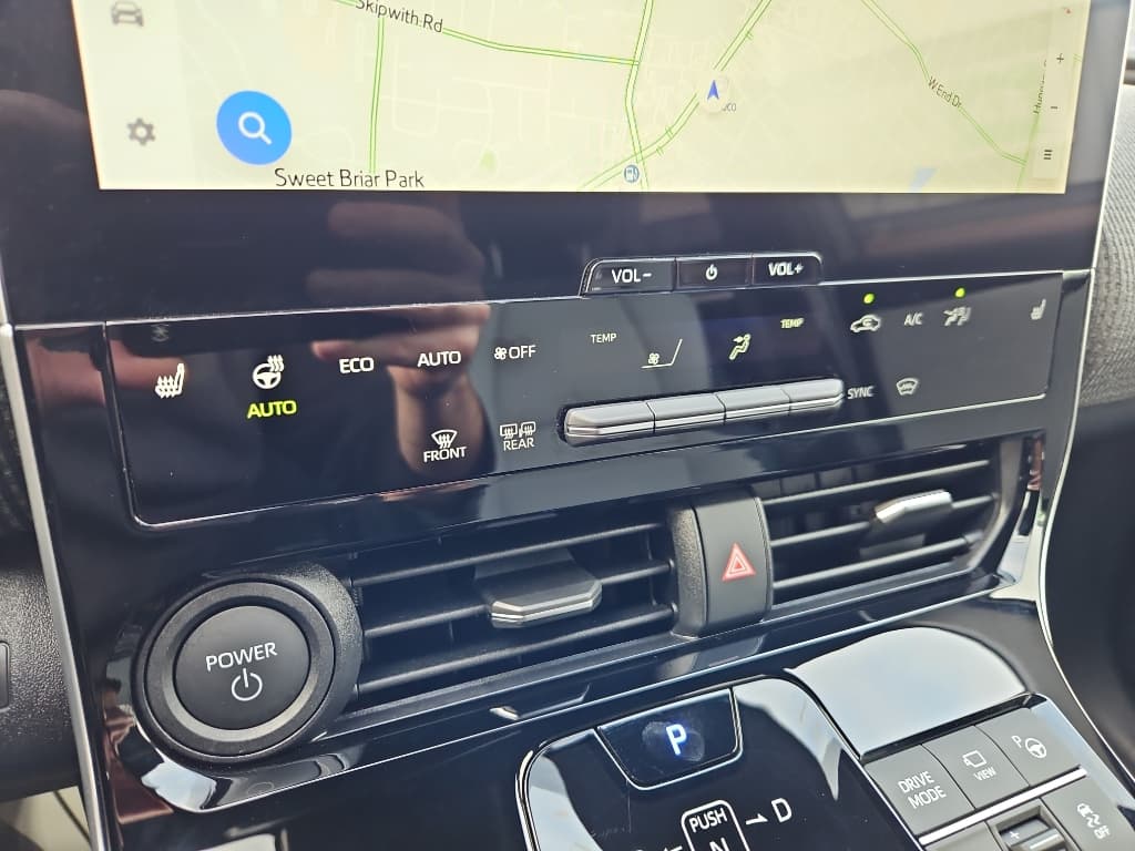 2024 Subaru Solterra view 14