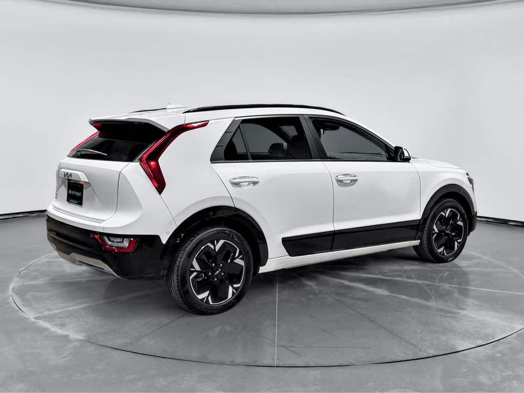 2024 Kia Niro EV view 3