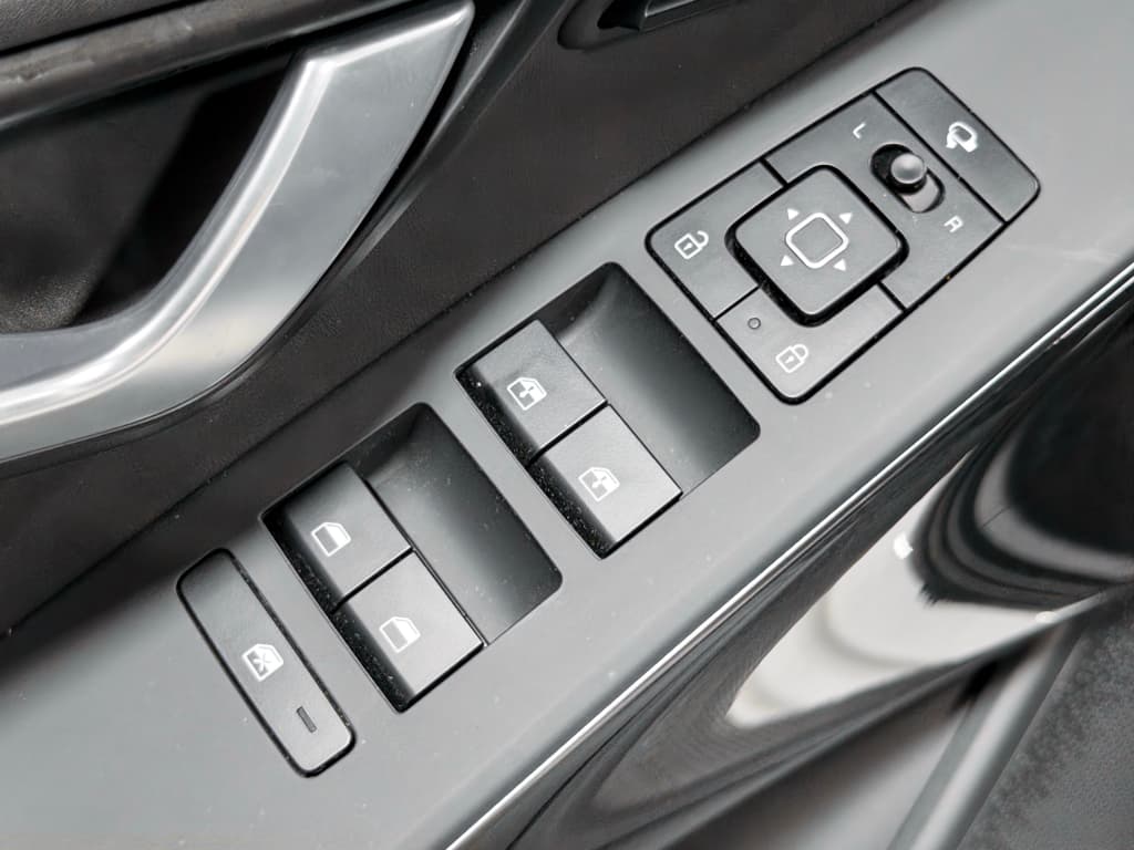 2024 Kia Niro EV view 7