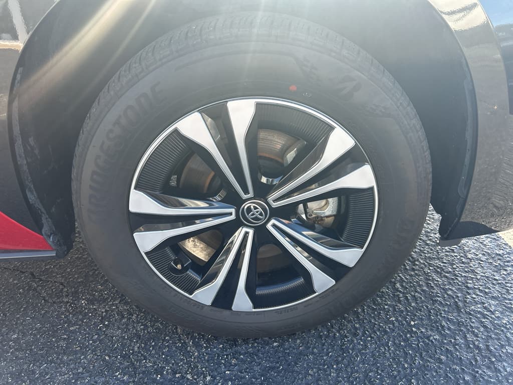 2024 Toyota bZ4X view 25