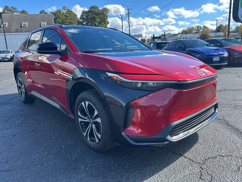 2024 Toyota bZ4X view 4