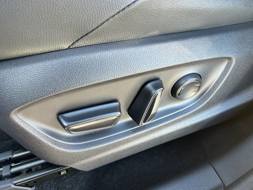 2024 Toyota bZ4X view 7