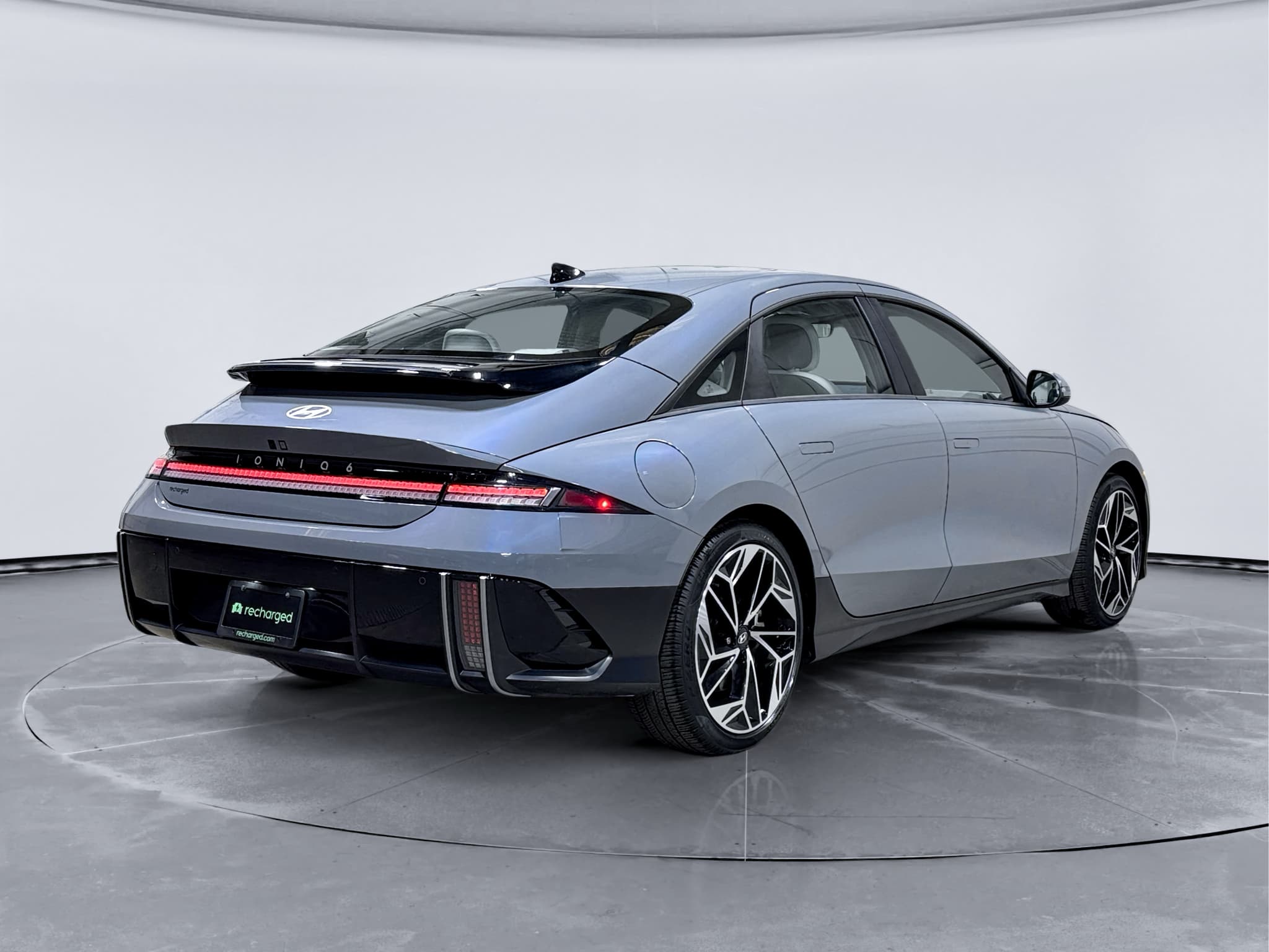 2025 Hyundai IONIQ 6 view 3