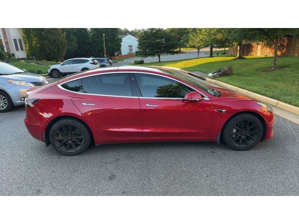2018 Tesla Model 3 view 3