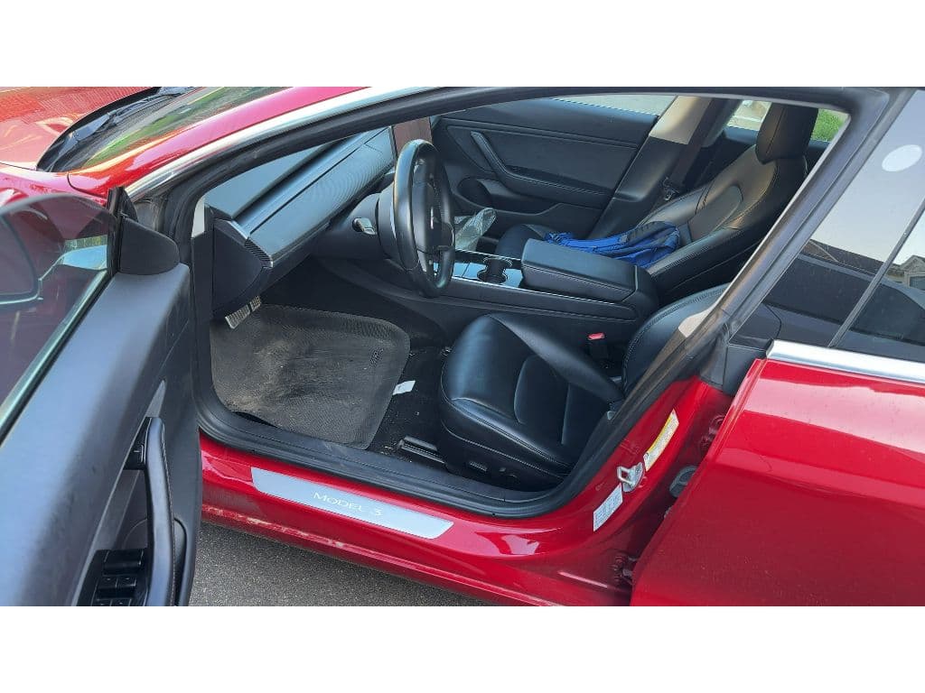 2018 Tesla Model 3 view 5