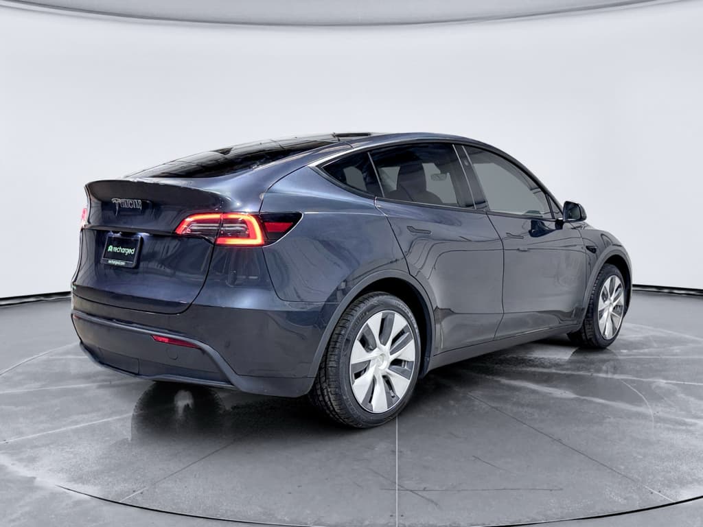 2024 Tesla Model Y view 3