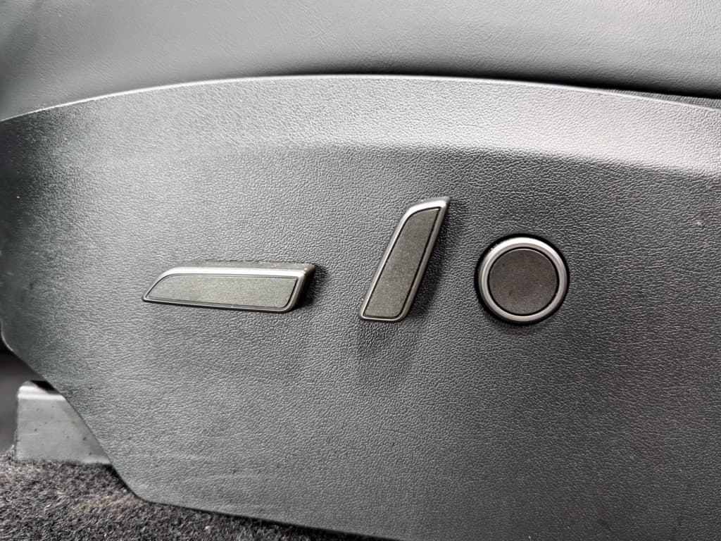 2024 Tesla Model Y view 6