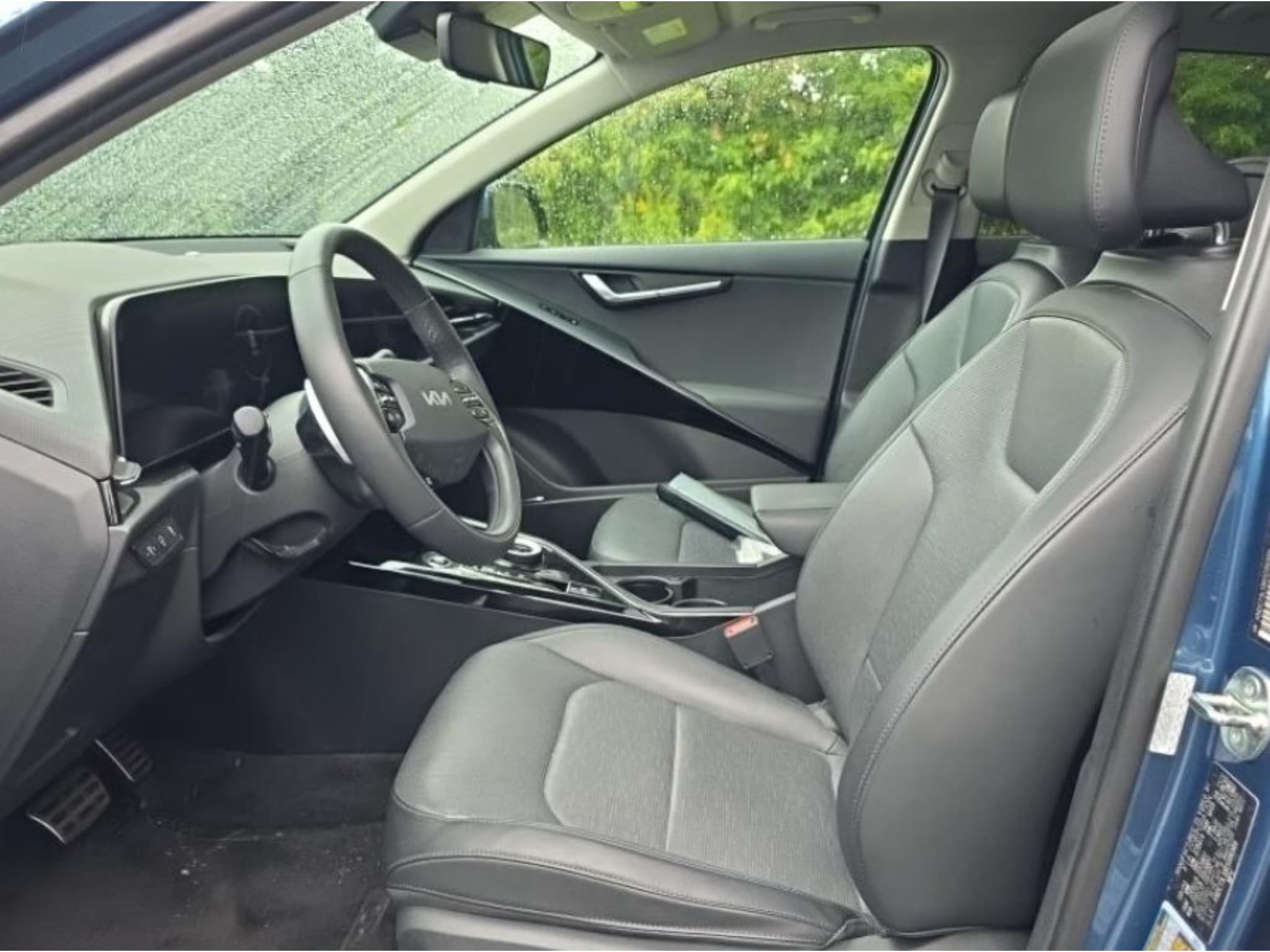 2024 Kia Niro EV view 5