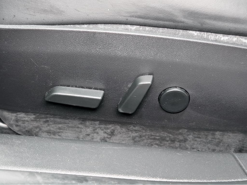 2018 Tesla Model 3 view 6