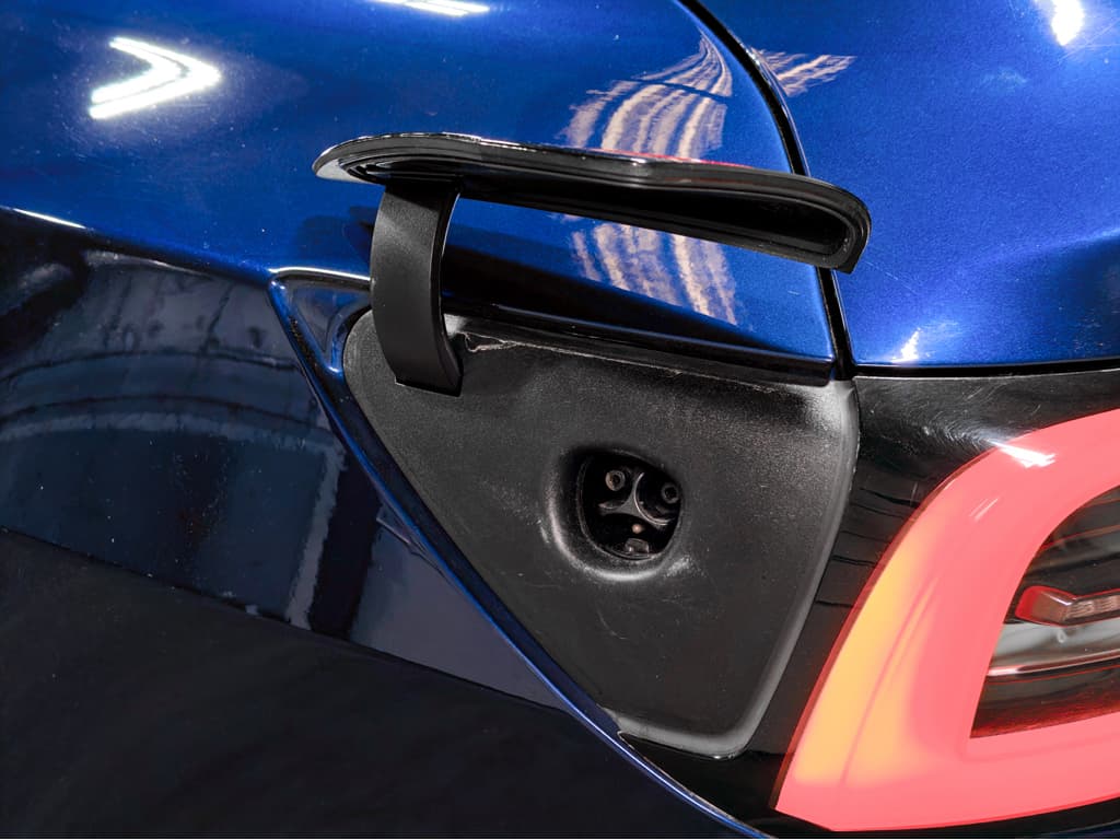 2018 Tesla Model 3 view 5