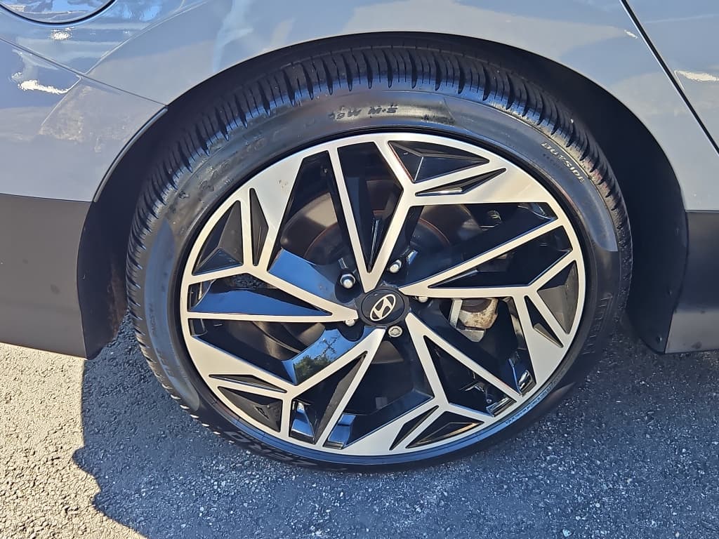 2025 Hyundai IONIQ 6 view 31