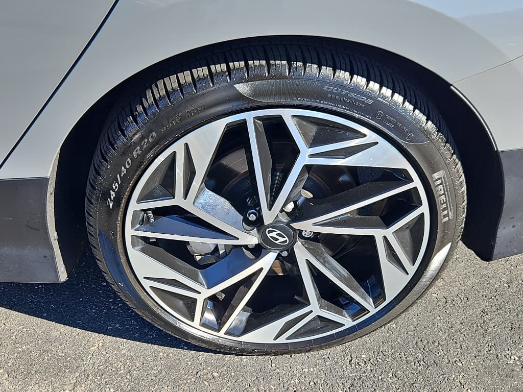 2025 Hyundai IONIQ 6 view 29