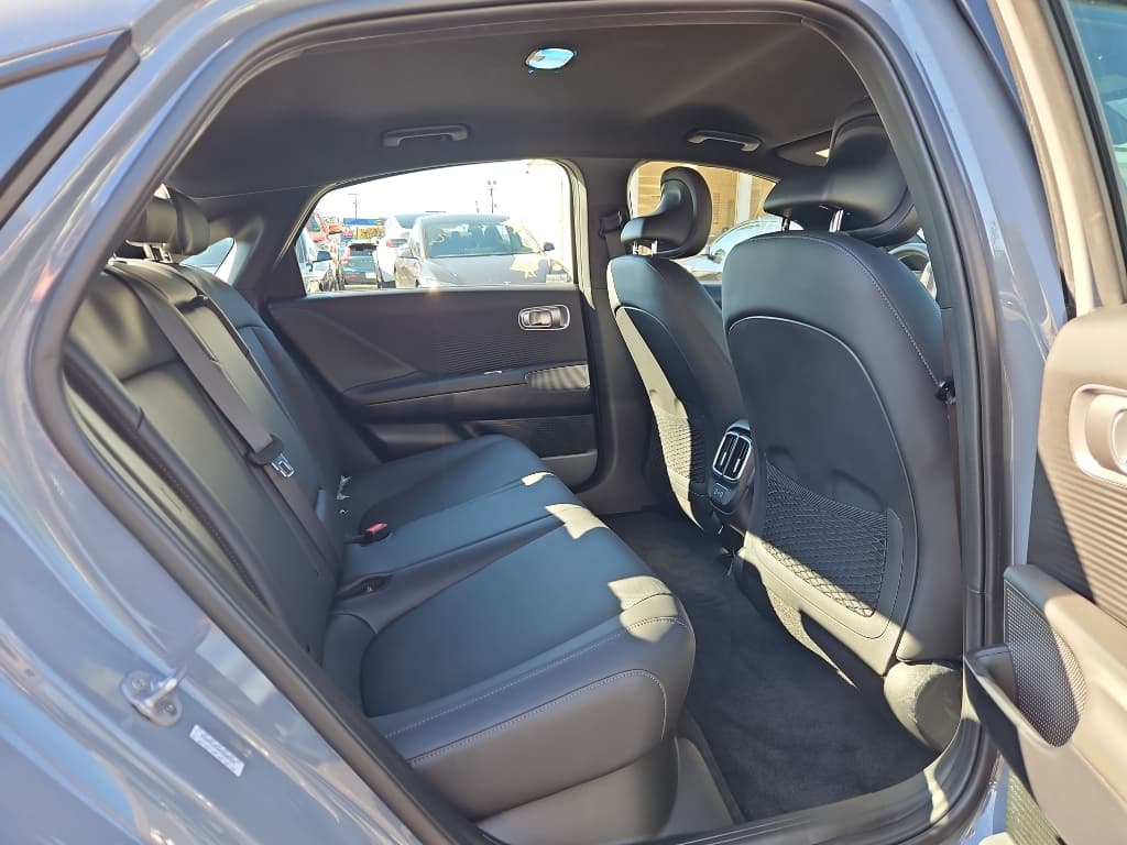 2025 Hyundai IONIQ 6 view 21
