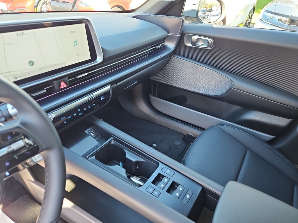 2025 Hyundai IONIQ 6 view 16