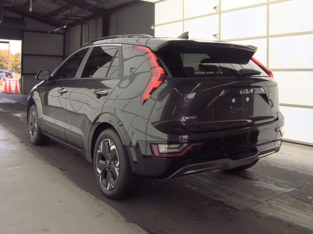 2024 Kia Niro EV view 4