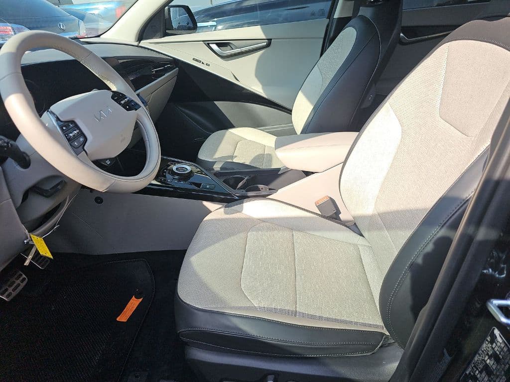 2024 Kia Niro EV view 5