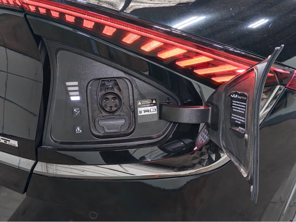 2023 Kia EV6 view 5