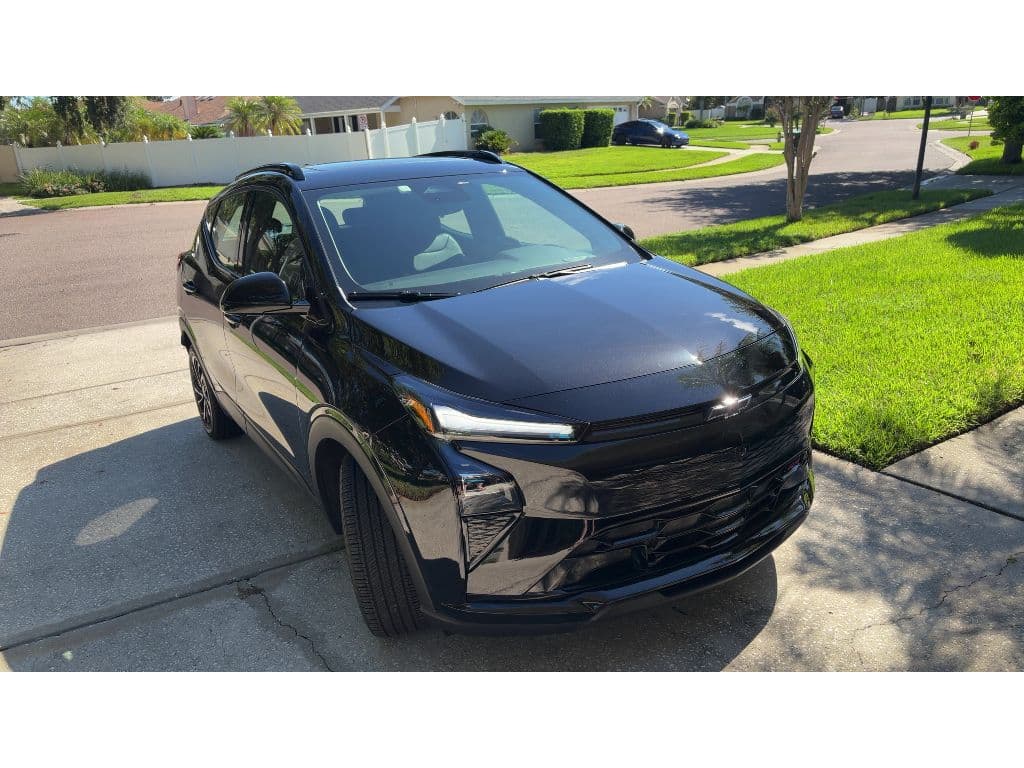 2027 Chevrolet Bolt view 3