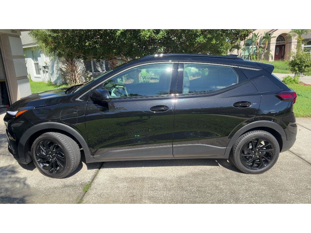 2027 Chevrolet Bolt view 7