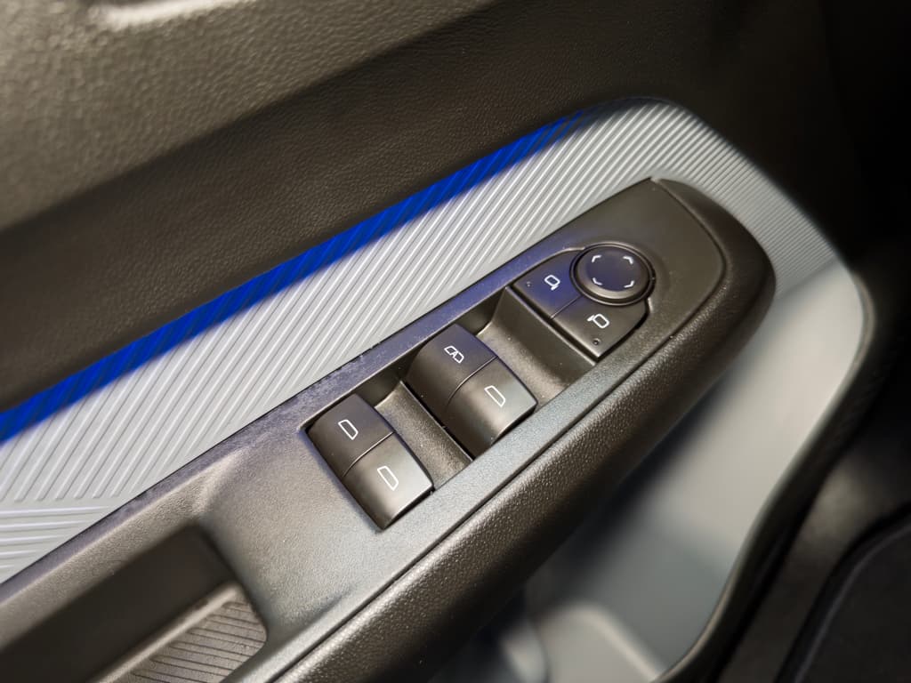 2027 Chevrolet Bolt view 7