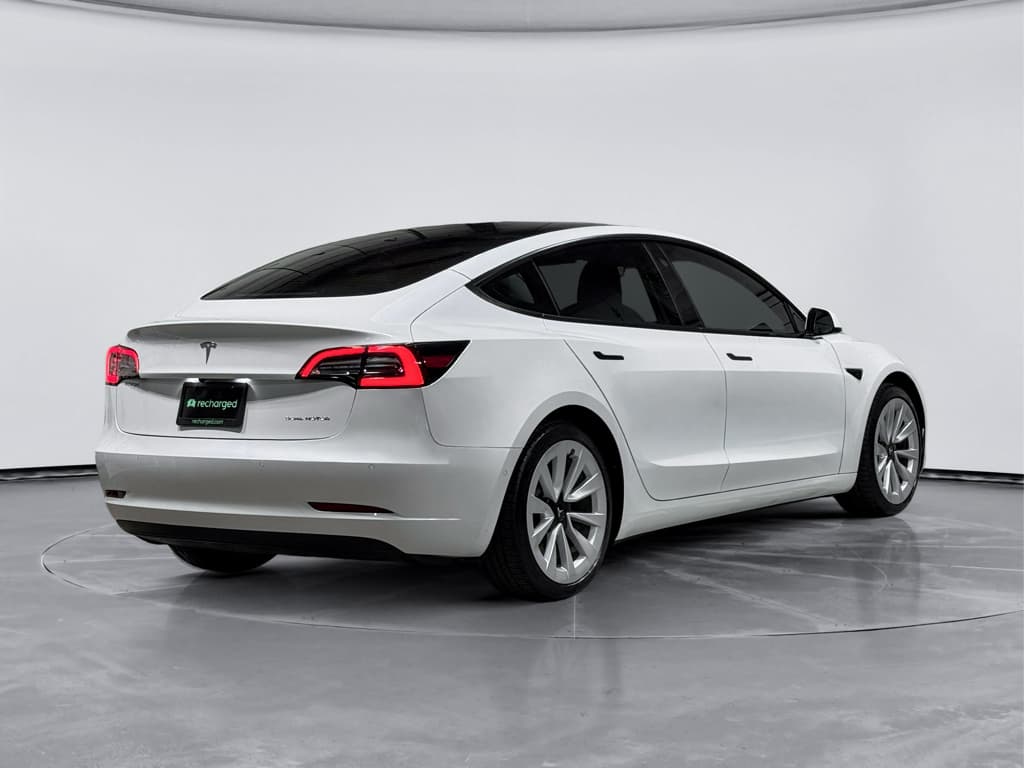 2021 Tesla Model 3 view 3