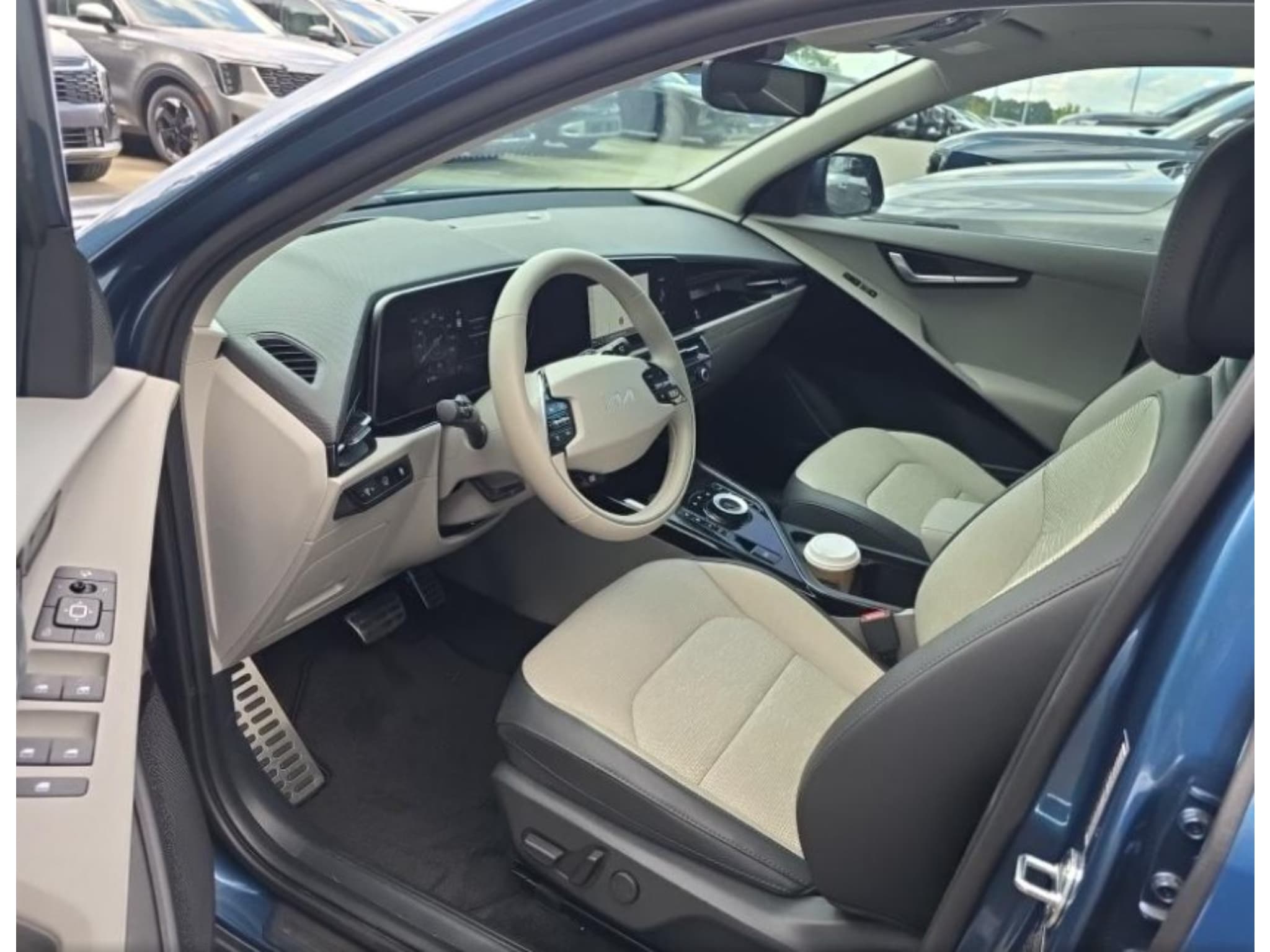2024 Kia Niro EV view 5