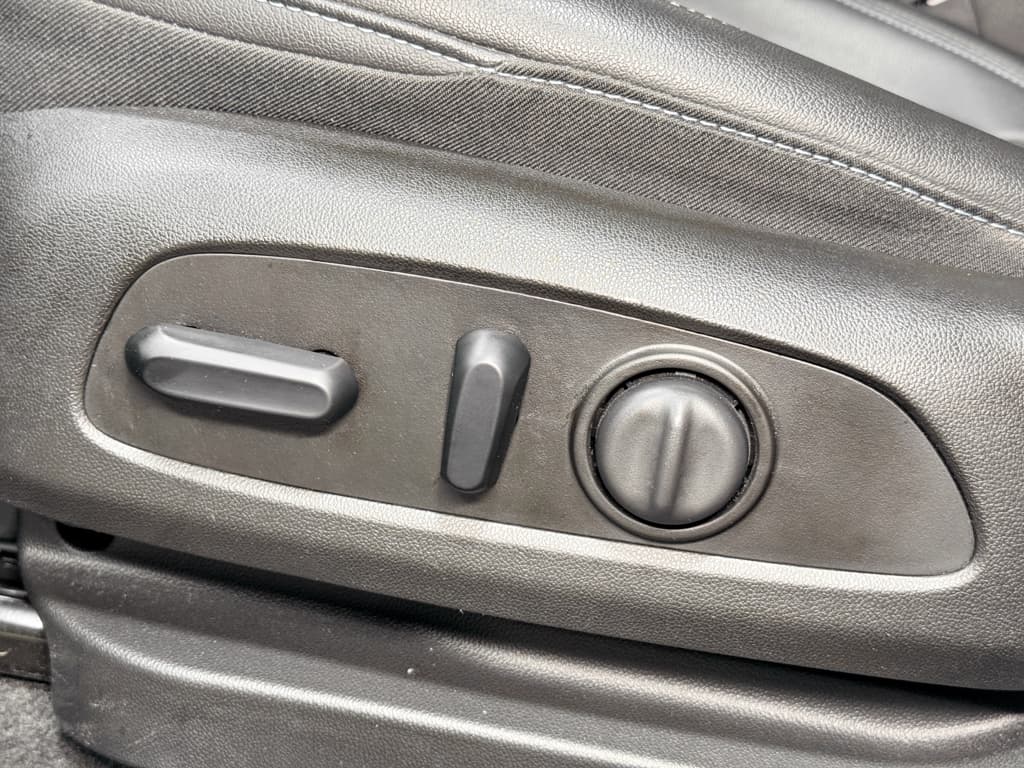 2022 Chevrolet Bolt EV view 7