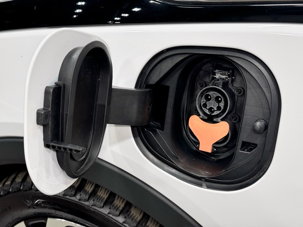 2022 Chevrolet Bolt EV view 5