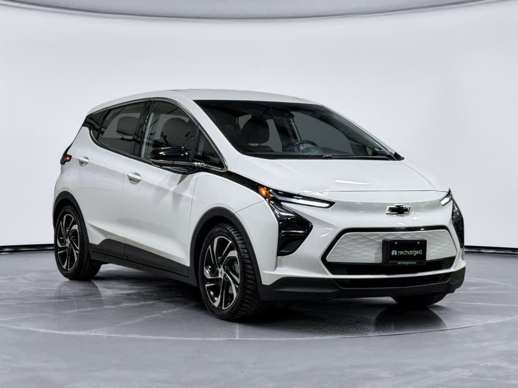 2022 Chevrolet Bolt EV view 4