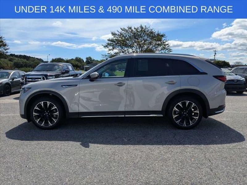 2024 Mazda CX-90 PHEV view 7