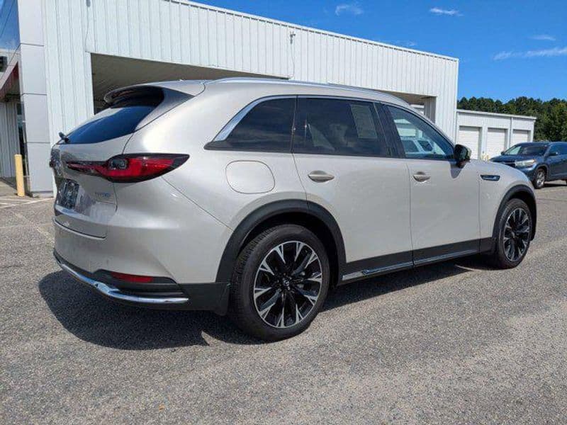 2024 Mazda CX-90 PHEV view 4