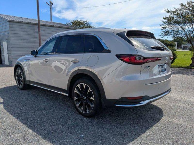 2024 Mazda CX-90 PHEV view 6