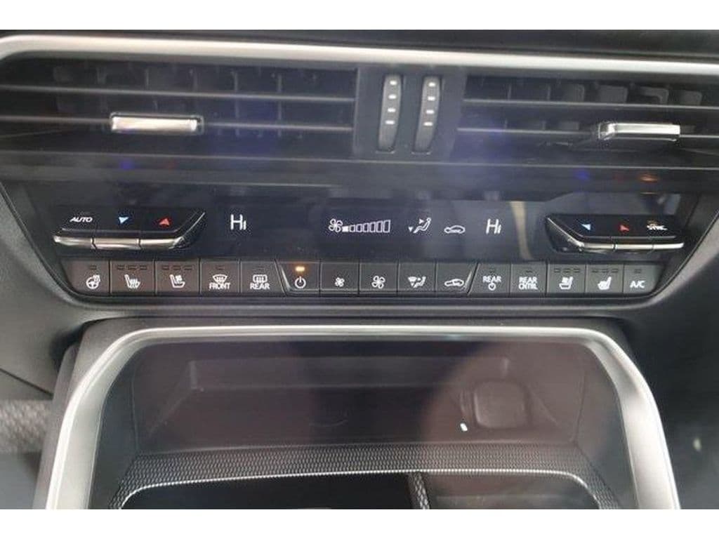 2025 Mazda CX-90 PHEV view 28