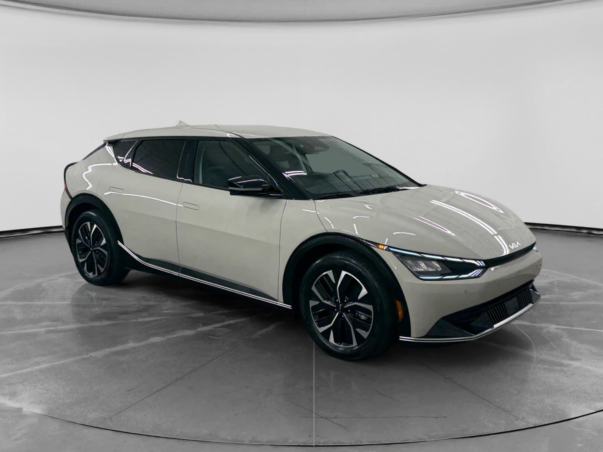 2023 Kia EV6 view 4