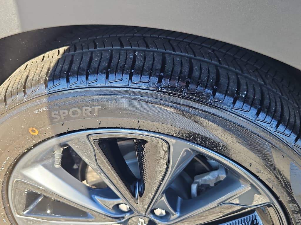 2022 Chevrolet Bolt EUV view 29