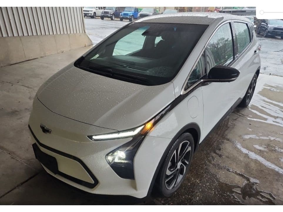 2023 Chevrolet Bolt EV view 1