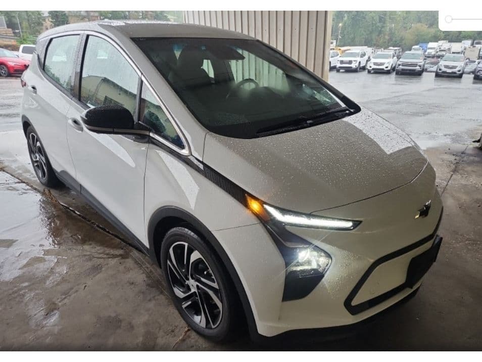 2023 Chevrolet Bolt EV view 4