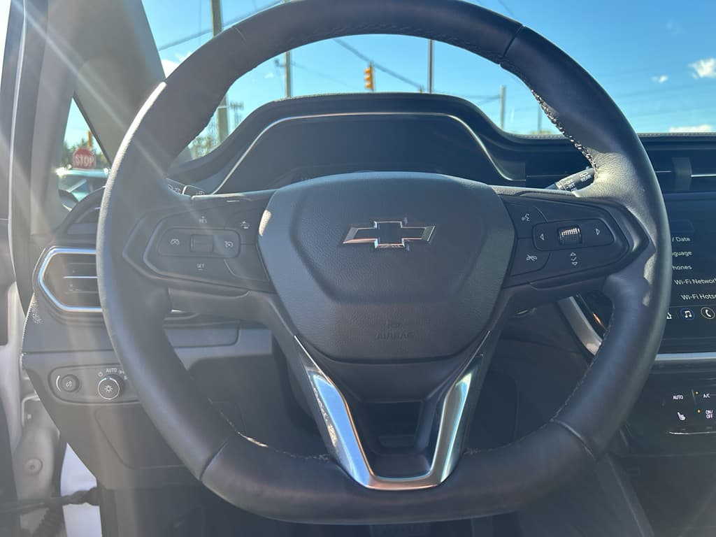 2023 Chevrolet Bolt EV view 14