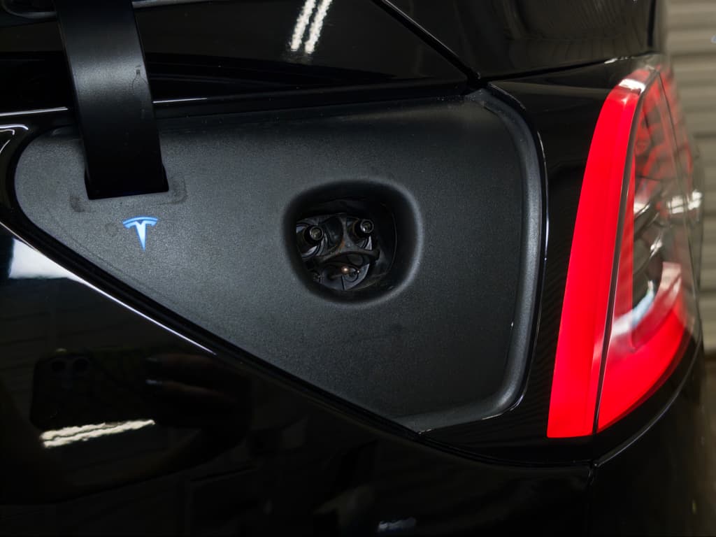 2023 Tesla Model Y view 5