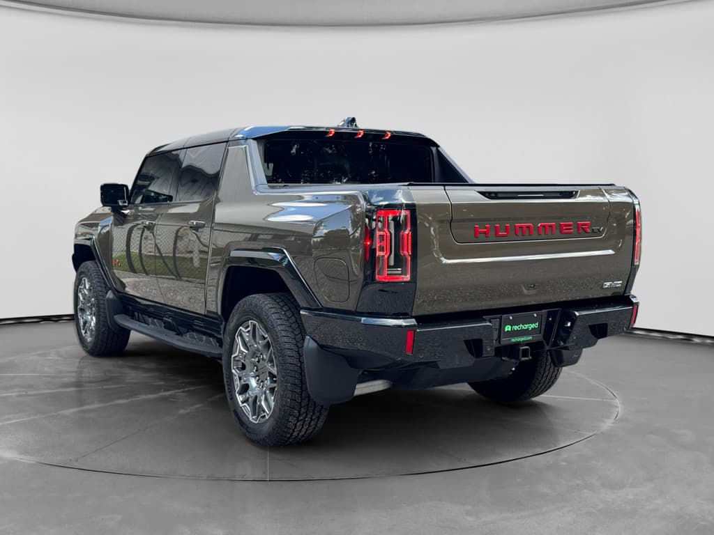 2024 GMC Hummer EV Pickup view 2