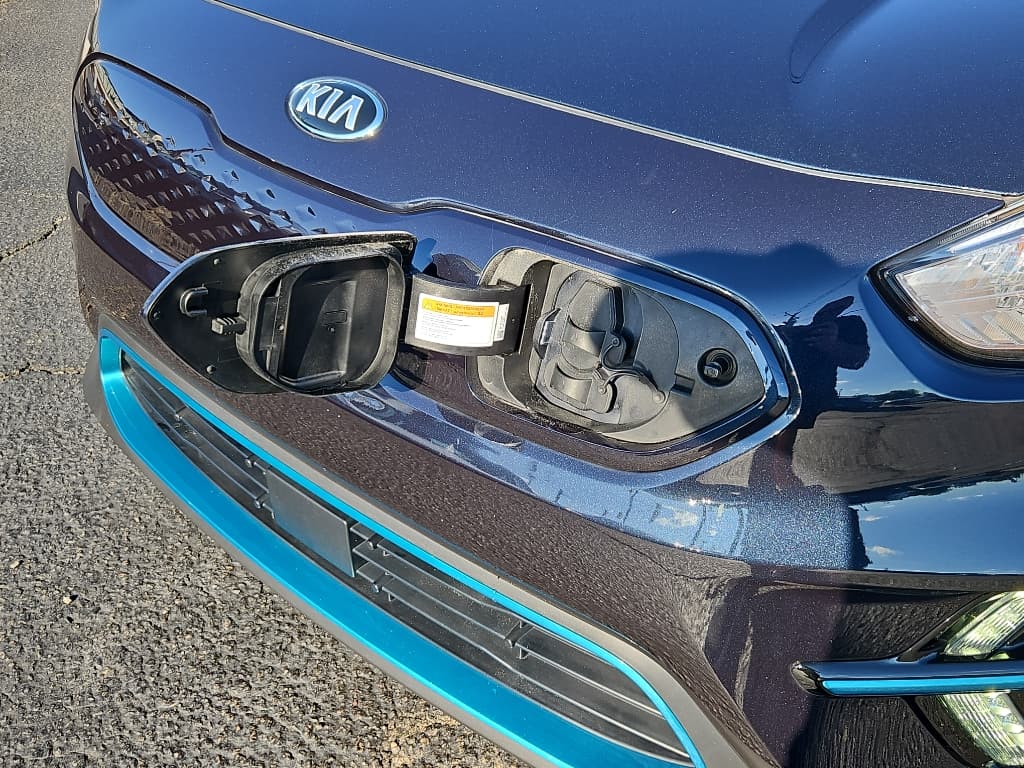 2021 Kia Niro EV view 5